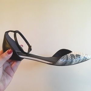 Tory Burch Snakeskin toe sandals